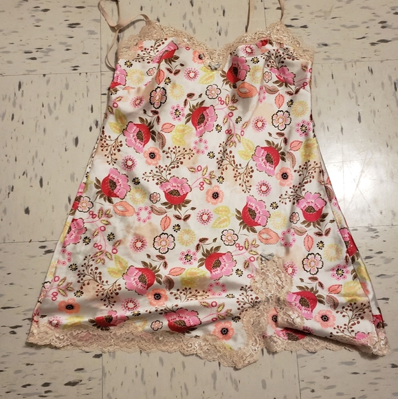 Victoria's Secret Women's Victorias Secret Slips. - Picture 3 of 9